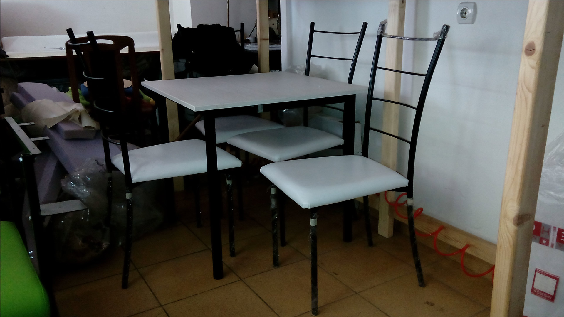 Stolice i stolovi